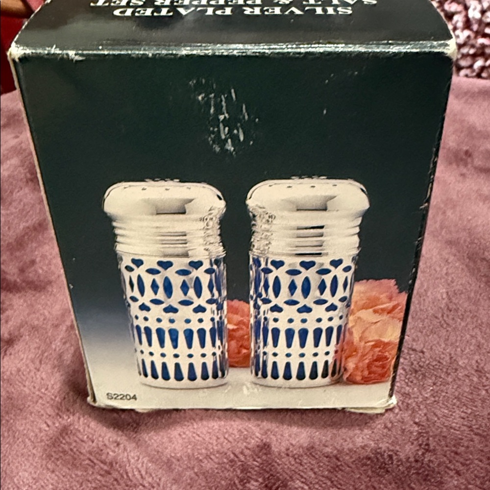 Vintage, Elegance, Silver Plated Salt&Pepper Shakers Cobalt Blue and Silver